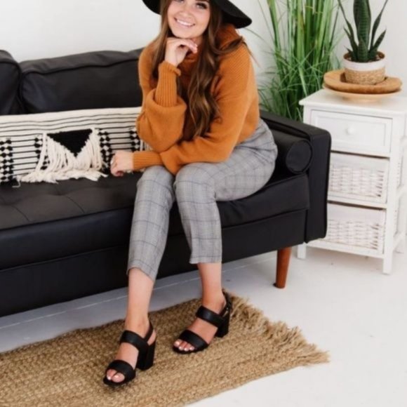 !! NEW !! Double Bland Square Toe Mid Heel Sandals in Black - Picture 5 of 7